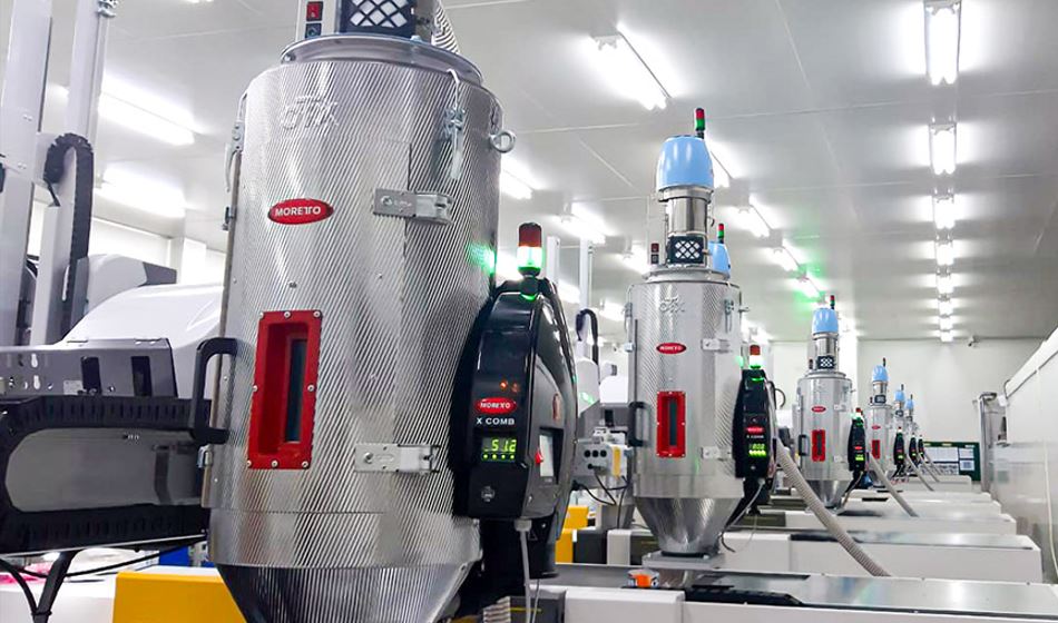 Modern plastik üretim tesisi ve Endüstri 4.0 teknolojileri